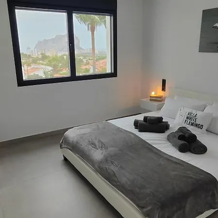 Villa White Flamingo