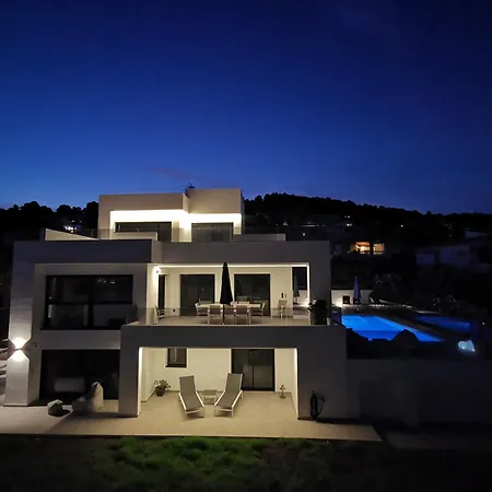 White Flamingo Villa *