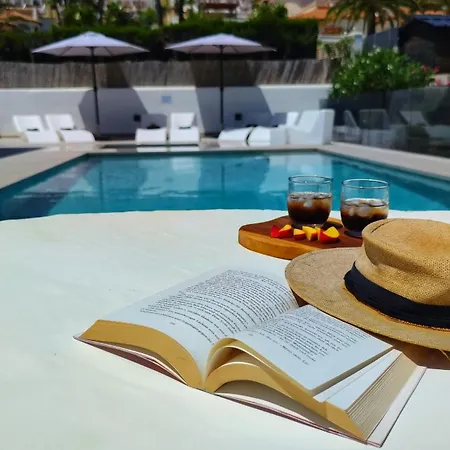 White Flamingo וילה *